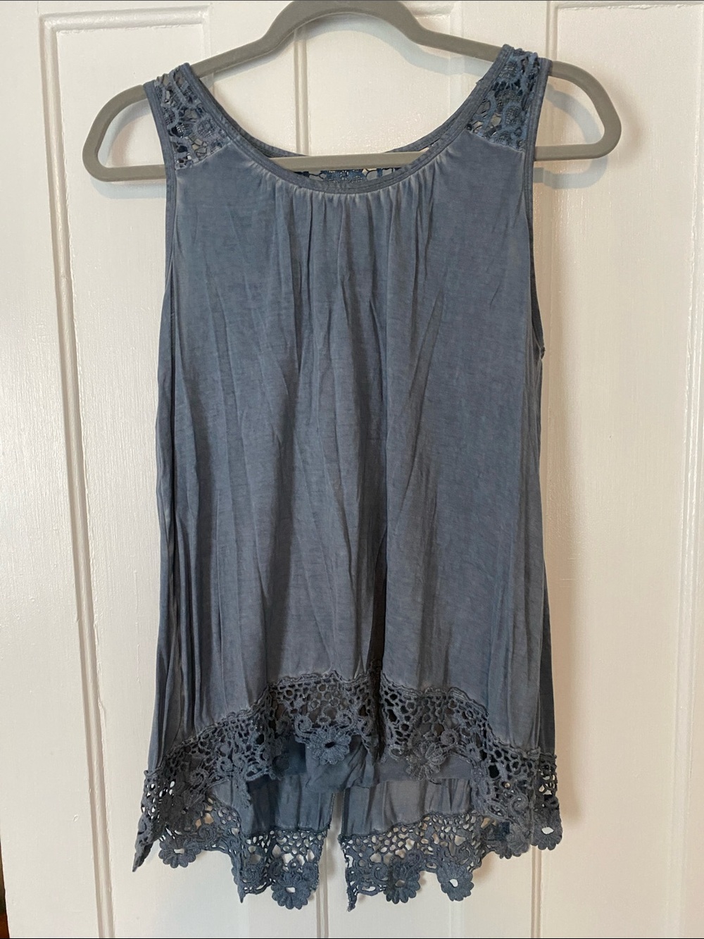 Sleeveless Crochet Hem Tank Top - Blue